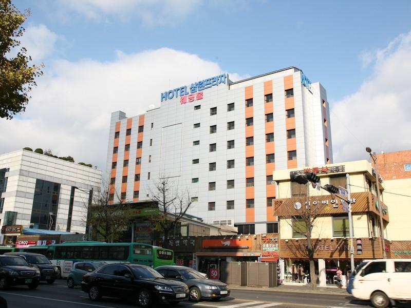 Samwon Plaza Hotel Anyang Bagian luar foto
